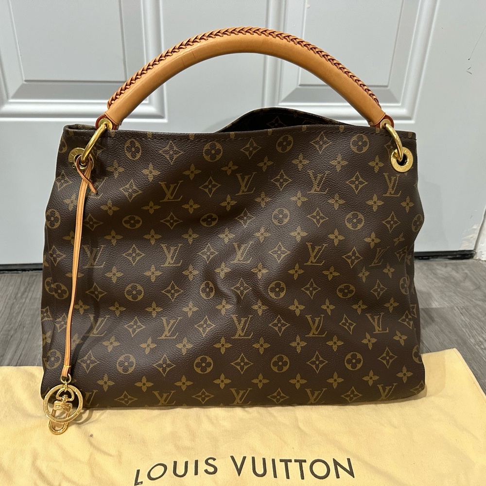 100% Authentic LV Artsy MM handbag